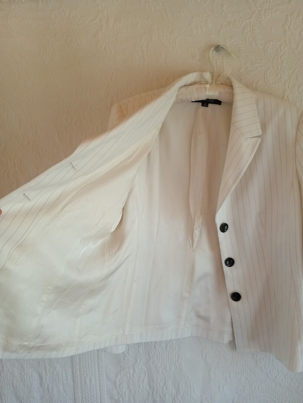 Kasper White Pinstripe Blazer with Dark Buttons Femme Summer Business Work Wear - Picture 9 of 15